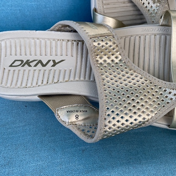 DKNY flip flop sport platform - Picture 4 of 5